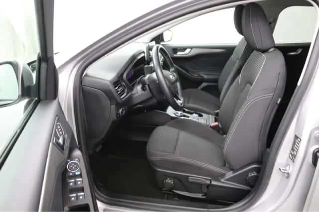Ford Focus (2021) thumbnail 6