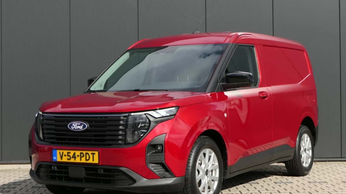 Ford Transit Courier (2024) — foto 1