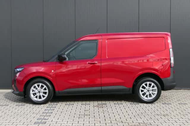 Ford Transit Courier (2024) thumbnail 2