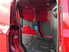 Ford Transit Courier (2024) thumbnail 13