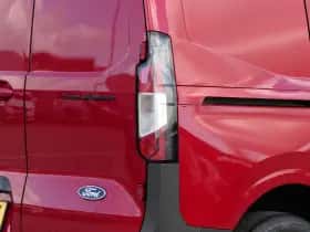 Ford Transit Courier (2024) thumbnail 31