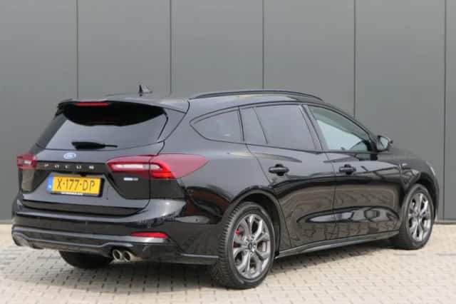 Ford Focus (2023) thumbnail 3