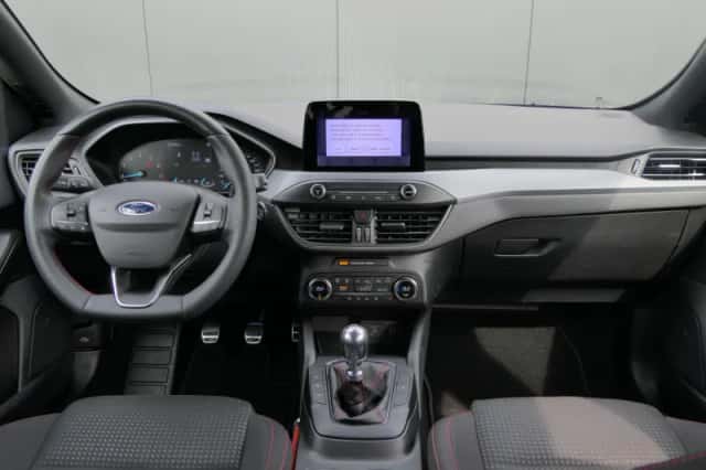 Ford Focus (2023) thumbnail 4