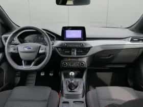 Ford Focus (2023) thumbnail 4