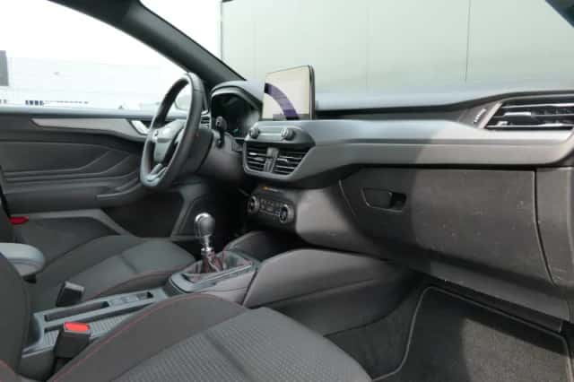 Ford Focus (2023) thumbnail 6