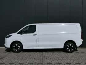 Ford E-Transit Custom (2026) thumbnail 2