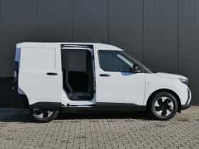 Ford E-Transit Courier (2026) thumbnail 3