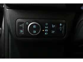 Ford Kuga (2021) thumbnail 38