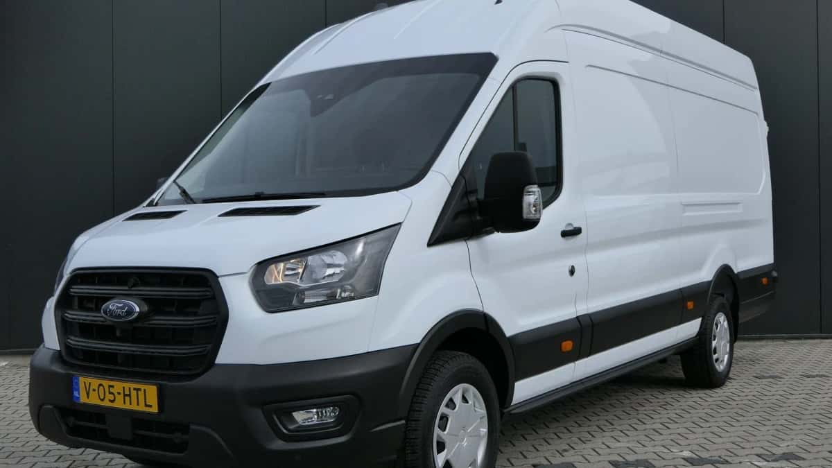 Ford Transit (2024) — foto 1