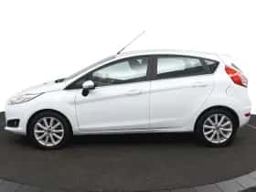 Ford Fiesta (2016) thumbnail 2