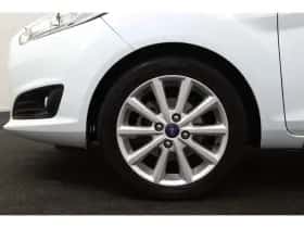 Ford Fiesta (2016) thumbnail 12