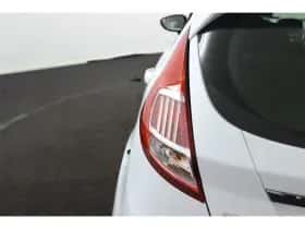 Ford Fiesta (2016) thumbnail 31