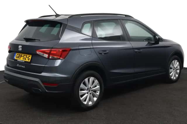 SEAT Arona (2022) thumbnail 3