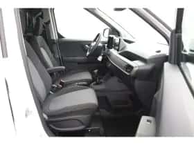 Ford Transit Courier (2024) thumbnail 13