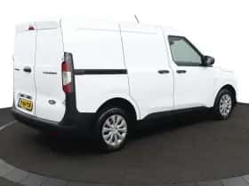 Ford Transit Courier (2024) thumbnail 18