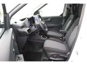 Ford Transit Courier (2024) thumbnail 6