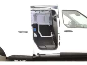 Ford Transit Courier (2024) thumbnail 10