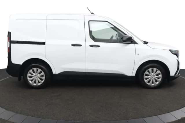 Ford Transit Courier (2024) thumbnail 3