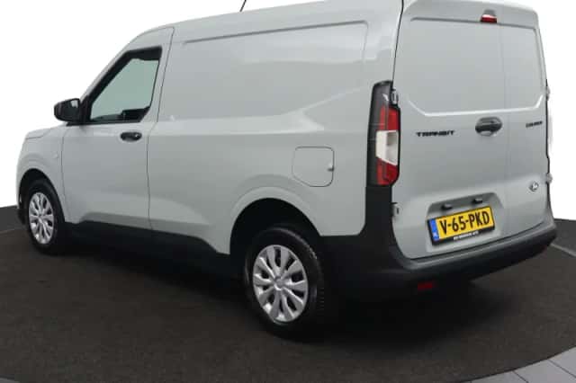 Ford Transit Courier (2024) thumbnail 4