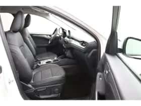 Ford Kuga (2022) thumbnail 7