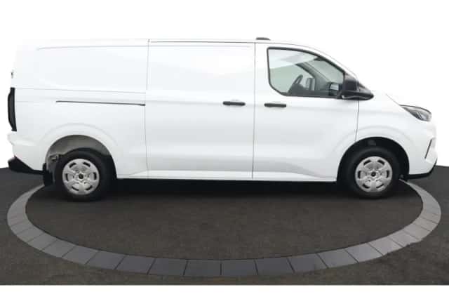 Ford Transit Custom (2024) thumbnail 3