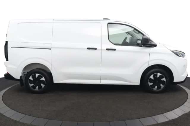 Ford Transit Custom (2025) thumbnail 3