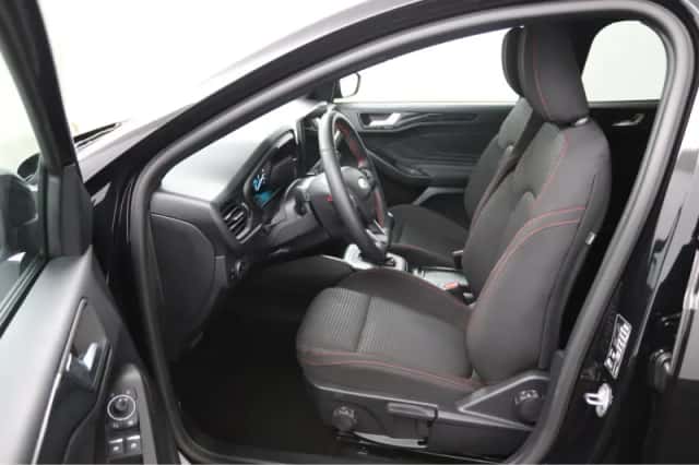 Ford Focus (2025) thumbnail 6