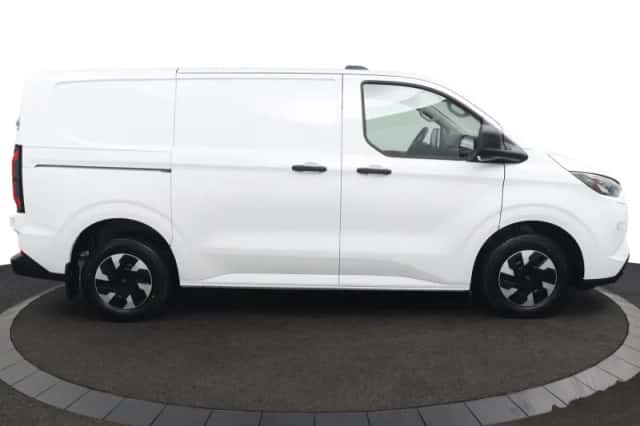 Ford E-Transit Custom (2026) thumbnail 3
