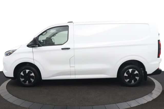 Ford E-Transit Custom (2026) thumbnail 2