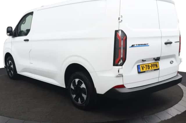 Ford E-Transit Custom (2026) thumbnail 4