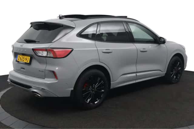 Ford Kuga (2024) thumbnail 4