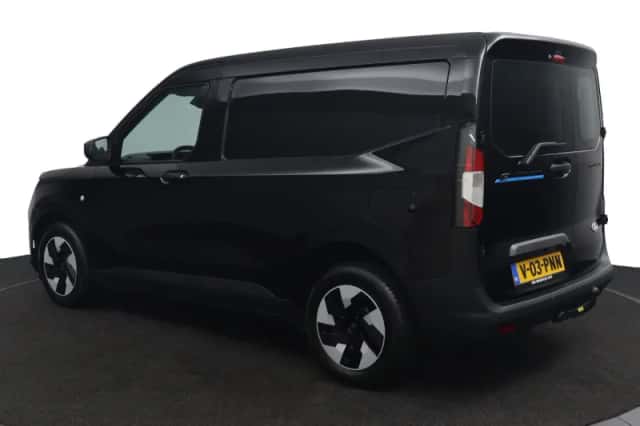 Ford E-Transit Courier (2025) thumbnail 4