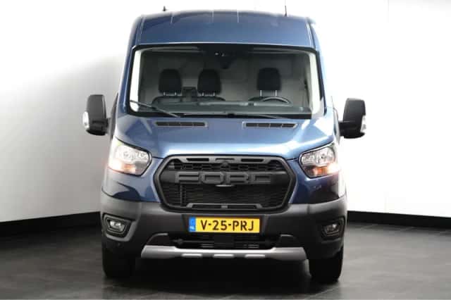 Ford Transit (2024) thumbnail 2