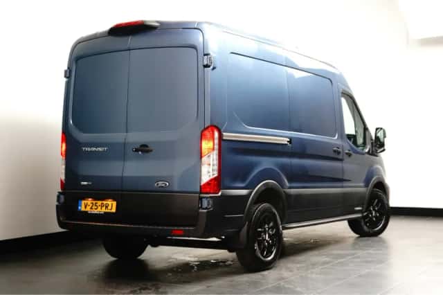 Ford Transit (2024) thumbnail 4