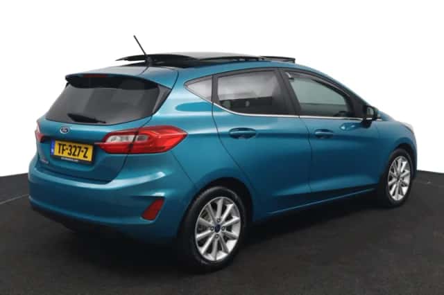 Ford Fiesta (2017) thumbnail 3