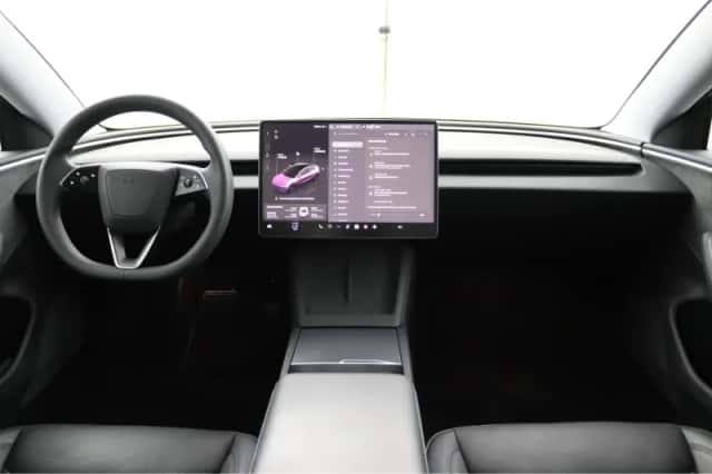 Tesla Model 3 (2024) thumbnail 4