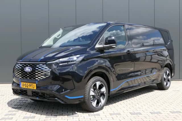 Ford E-Transit Custom (2026) thumbnail 1
