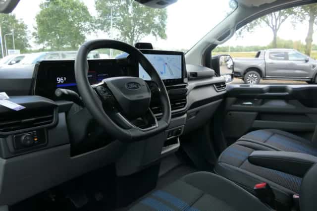 Ford E-Transit Custom (2026) thumbnail 5