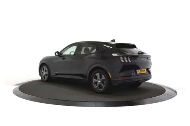 Ford Mustang Mach-E (2021) thumbnail 4