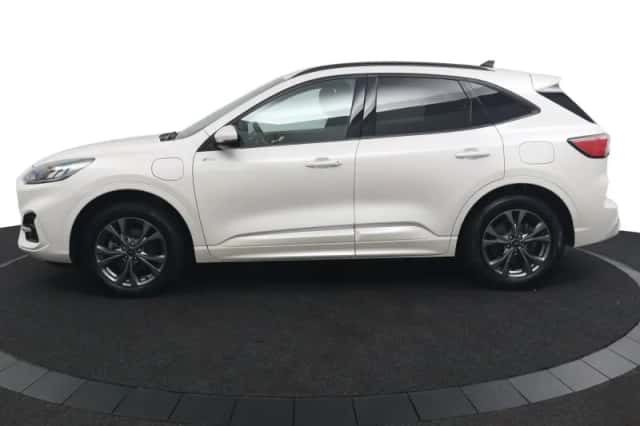 Ford Kuga (2021) thumbnail 2