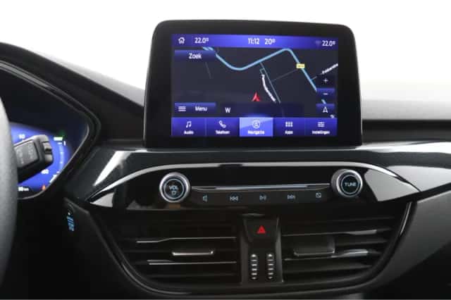 Ford Kuga (2021) thumbnail 5