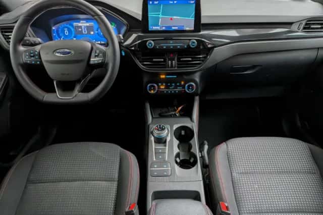 Ford Kuga (2024) thumbnail 3