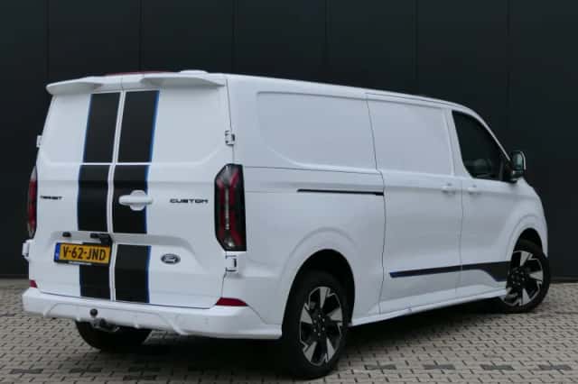 Ford Transit Custom (2024) thumbnail 4