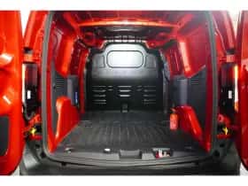 Ford Transit Courier (2024) thumbnail 13