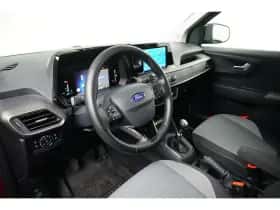 Ford Transit Courier (2024) thumbnail 16