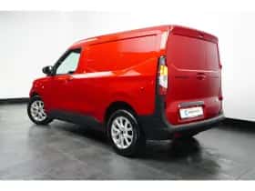 Ford Transit Courier (2024) thumbnail 30