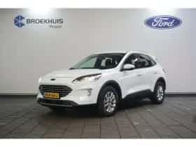 Ford Kuga (2022) thumbnail 2
