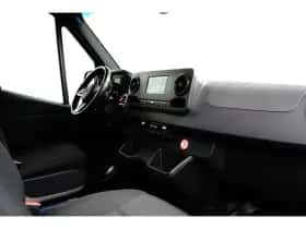 Mercedes-Benz Sprinter (2024) thumbnail 9