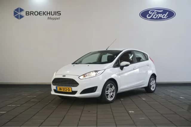 Ford Fiesta (2016) thumbnail 2