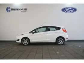 Ford Fiesta (2016) thumbnail 3